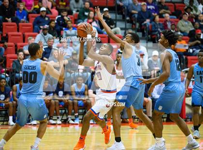 Thumbnail 3 in Belleville East vs. East St. Louis photogallery.
