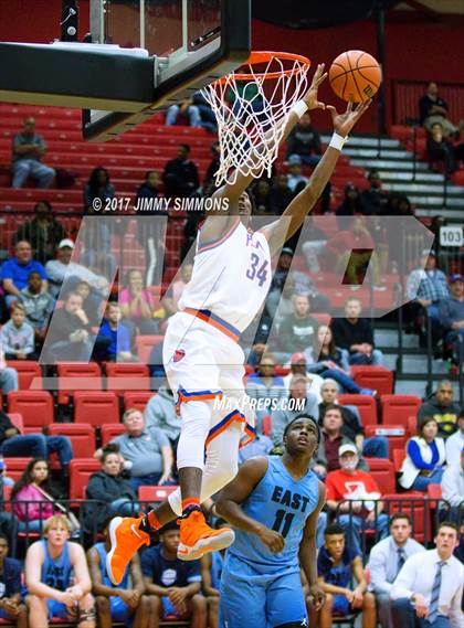 Thumbnail 2 in Belleville East vs. East St. Louis photogallery.