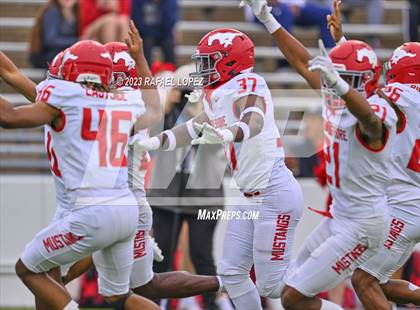 Thumbnail 2 in North Shore vs. Atascocita (UIL Football 6A D1 Quarterfinal) photogallery.