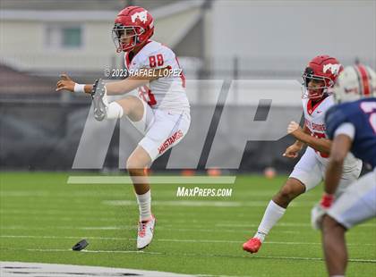 Thumbnail 3 in North Shore vs. Atascocita (UIL Football 6A D1 Quarterfinal) photogallery.