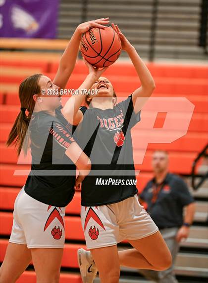 Thumbnail 1 in Cheyenne Wells vs. Elkhart photogallery.