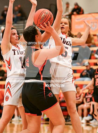 Thumbnail 3 in Cheyenne Wells vs. Elkhart photogallery.