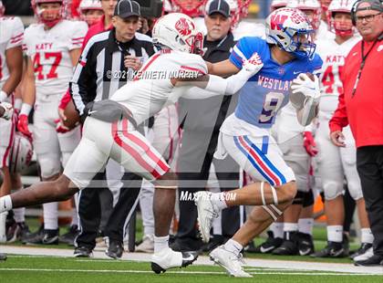 Thumbnail 2 in Westlake vs Katy UIL 6A D2 Semi-Final Playoff photogallery.