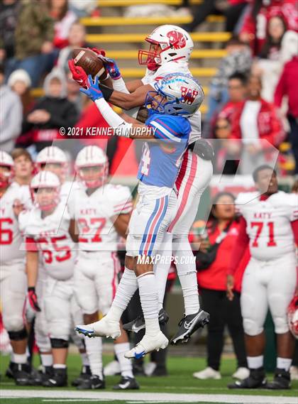 Thumbnail 3 in Westlake vs Katy UIL 6A D2 Semi-Final Playoff photogallery.