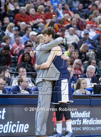 Thumbnail 2 in Marquette Catholic vs. Barr-Reeve (IHSAA 1A Final) photogallery.