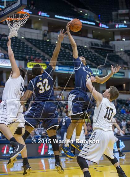 Thumbnail 2 in Marquette Catholic vs. Barr-Reeve (IHSAA 1A Final) photogallery.