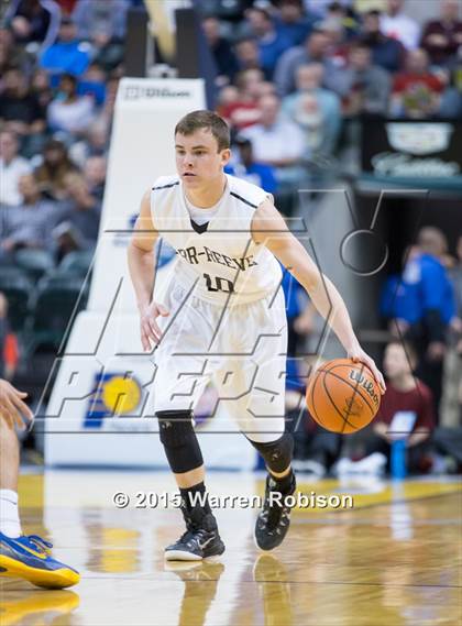 Thumbnail 3 in Marquette Catholic vs. Barr-Reeve (IHSAA 1A Final) photogallery.