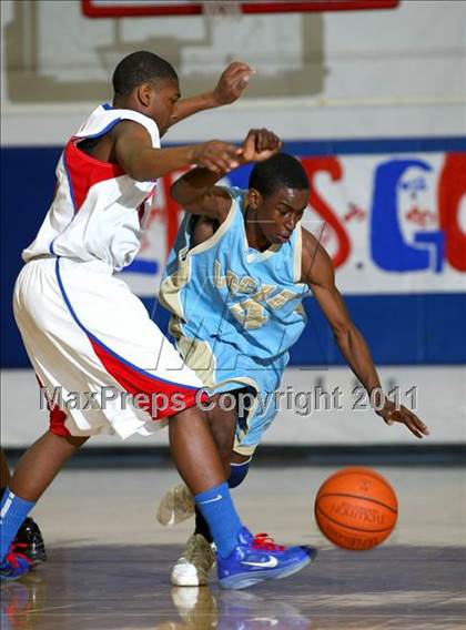 Thumbnail 2 in Washington Prep vs. Locke (CIF LACS Playoffs) photogallery.