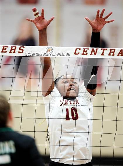 Thumbnail 3 in Carroll vs Keller Central photogallery.