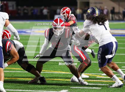 Thumbnail 2 in St. John Bosco vs Mater Dei photogallery.