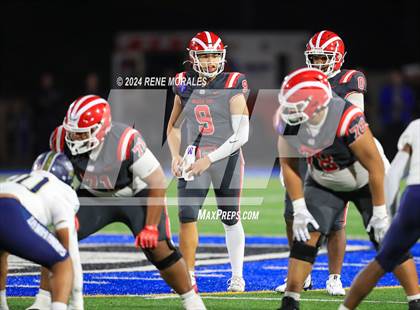 Thumbnail 3 in St. John Bosco vs Mater Dei photogallery.