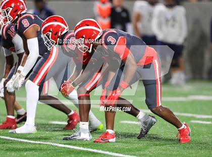 Thumbnail 2 in St. John Bosco vs Mater Dei photogallery.