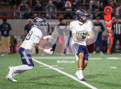 Thumbnail 3 in St. John Bosco vs Mater Dei photogallery.
