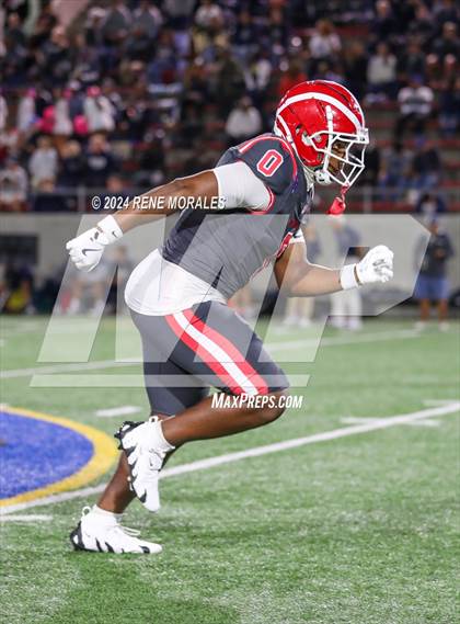Thumbnail 3 in St. John Bosco vs Mater Dei photogallery.