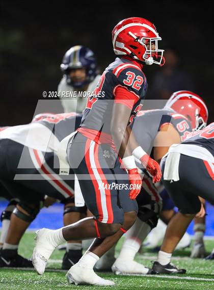 Thumbnail 3 in St. John Bosco vs Mater Dei photogallery.