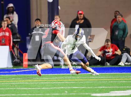 Thumbnail 2 in St. John Bosco vs Mater Dei photogallery.