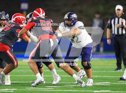 Thumbnail 2 in St. John Bosco vs Mater Dei photogallery.