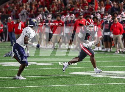 Thumbnail 3 in St. John Bosco vs Mater Dei photogallery.