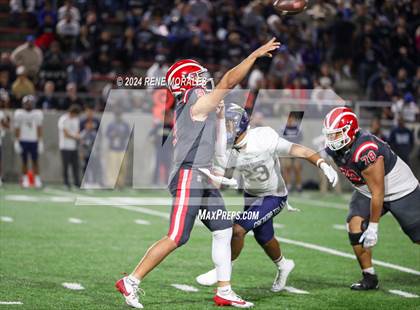 Thumbnail 1 in St. John Bosco vs Mater Dei photogallery.