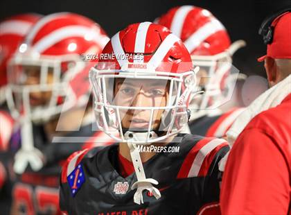 Thumbnail 3 in St. John Bosco vs Mater Dei photogallery.