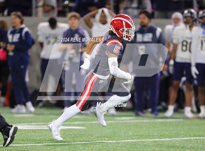 Thumbnail 1 in St. John Bosco vs Mater Dei photogallery.
