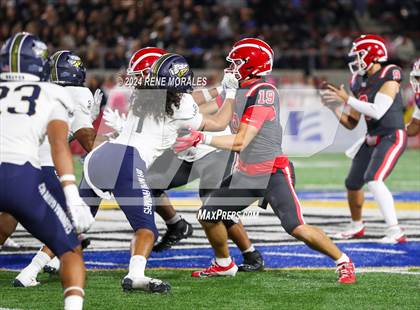 Thumbnail 1 in St. John Bosco vs Mater Dei photogallery.