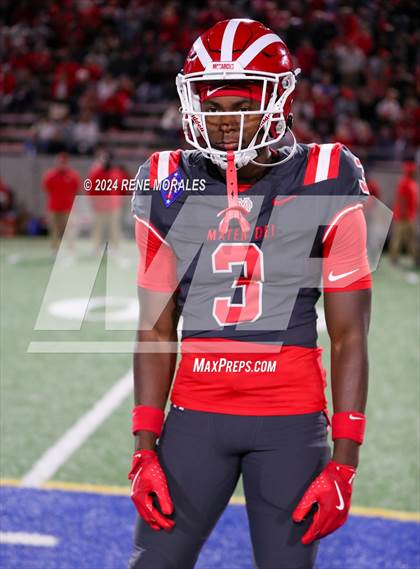 Thumbnail 2 in St. John Bosco vs Mater Dei photogallery.
