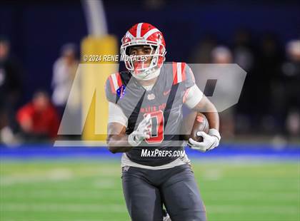 Thumbnail 1 in St. John Bosco vs Mater Dei photogallery.