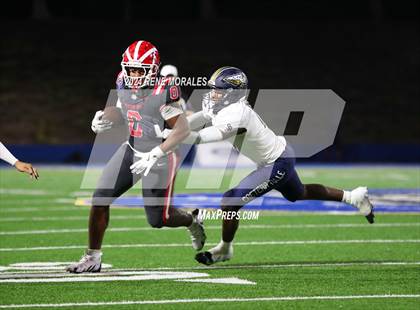Thumbnail 1 in St. John Bosco vs Mater Dei photogallery.