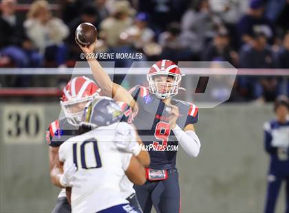 Thumbnail 1 in St. John Bosco vs Mater Dei photogallery.