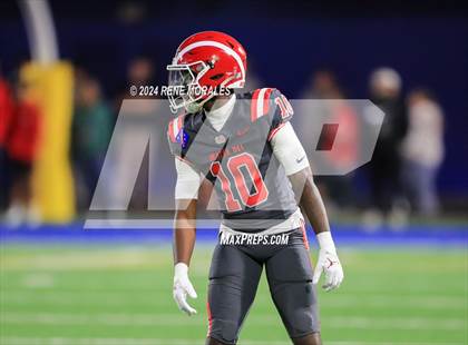 Thumbnail 2 in St. John Bosco vs Mater Dei photogallery.