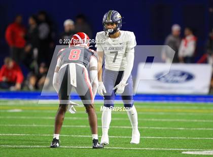 Thumbnail 3 in St. John Bosco vs Mater Dei photogallery.