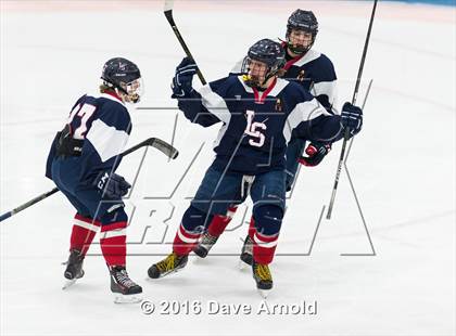 Thumbnail 1 in Gloucester vs. Lincoln-Sudbury (MIAA Division 2 North Semifinal) photogallery.