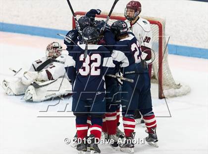Thumbnail 2 in Gloucester vs. Lincoln-Sudbury (MIAA Division 2 North Semifinal) photogallery.