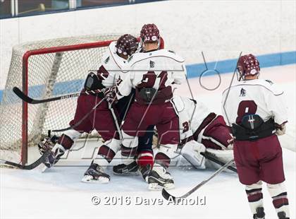 Thumbnail 2 in Gloucester vs. Lincoln-Sudbury (MIAA Division 2 North Semifinal) photogallery.
