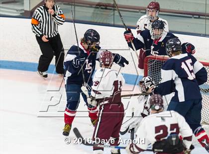 Thumbnail 2 in Gloucester vs. Lincoln-Sudbury (MIAA Division 2 North Semifinal) photogallery.