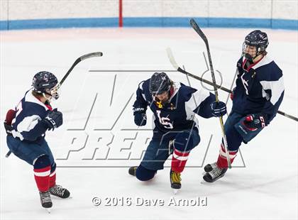 Thumbnail 2 in Gloucester vs. Lincoln-Sudbury (MIAA Division 2 North Semifinal) photogallery.
