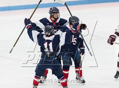 Thumbnail 1 in Gloucester vs. Lincoln-Sudbury (MIAA Division 2 North Semifinal) photogallery.