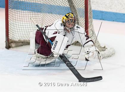 Thumbnail 1 in Gloucester vs. Lincoln-Sudbury (MIAA Division 2 North Semifinal) photogallery.