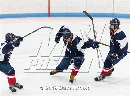 Thumbnail 1 in Gloucester vs. Lincoln-Sudbury (MIAA Division 2 North Semifinal) photogallery.