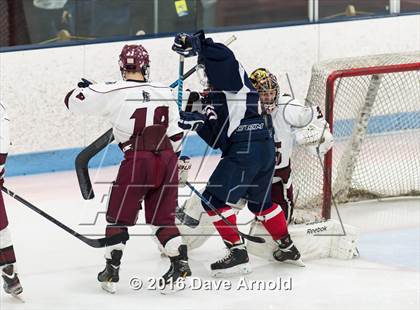 Thumbnail 2 in Gloucester vs. Lincoln-Sudbury (MIAA Division 2 North Semifinal) photogallery.