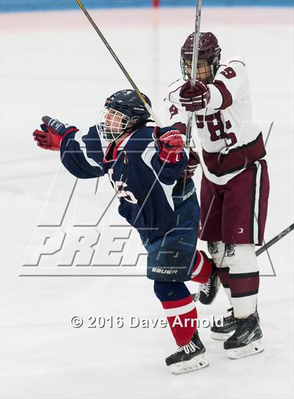 Thumbnail 3 in Gloucester vs. Lincoln-Sudbury (MIAA Division 2 North Semifinal) photogallery.