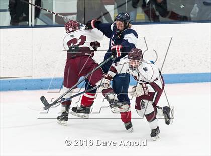 Thumbnail 2 in Gloucester vs. Lincoln-Sudbury (MIAA Division 2 North Semifinal) photogallery.