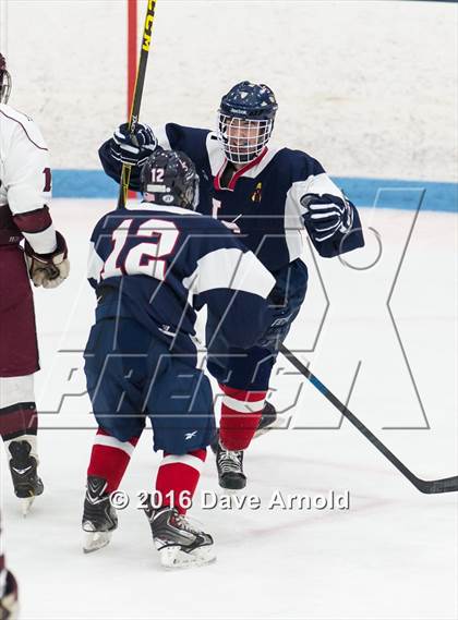 Thumbnail 1 in Gloucester vs. Lincoln-Sudbury (MIAA Division 2 North Semifinal) photogallery.