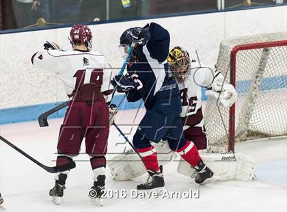 Thumbnail 3 in Gloucester vs. Lincoln-Sudbury (MIAA Division 2 North Semifinal) photogallery.