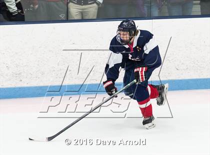 Thumbnail 2 in Gloucester vs. Lincoln-Sudbury (MIAA Division 2 North Semifinal) photogallery.