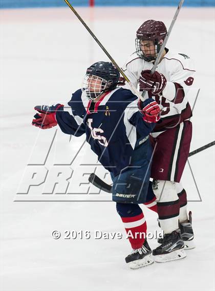Thumbnail 2 in Gloucester vs. Lincoln-Sudbury (MIAA Division 2 North Semifinal) photogallery.