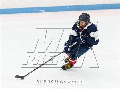 Thumbnail 2 in Gloucester vs. Lincoln-Sudbury (MIAA Division 2 North Semifinal) photogallery.