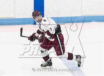 Thumbnail 2 in Gloucester vs. Lincoln-Sudbury (MIAA Division 2 North Semifinal) photogallery.
