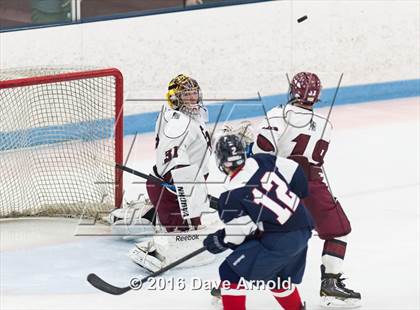 Thumbnail 3 in Gloucester vs. Lincoln-Sudbury (MIAA Division 2 North Semifinal) photogallery.